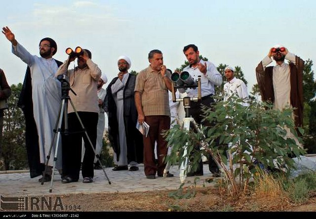 رصد هلال ماه رمضان در مشهد، قم و ارومیه (عکس)