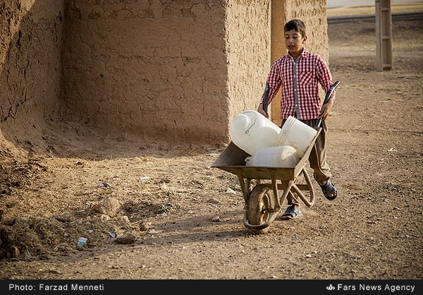 آبرسانی به روستاهای محروم کرمانشاه (عکس)