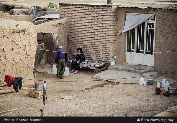 آبرسانی به روستاهای محروم کرمانشاه (عکس)