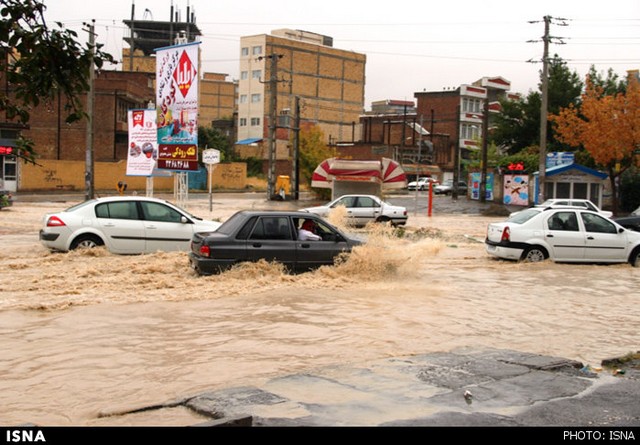 آبگرفتگی خیابان ها در ارومیه (عکس)