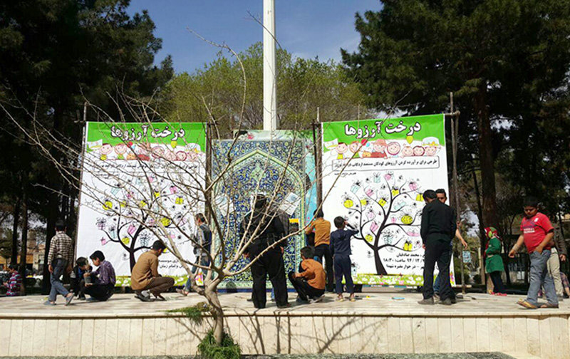 خوردن ماکارونی، آرزوی کودک نیازمند در اردکان!