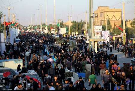 حاشیه هایی از سفر زائران عتبات عالیات در مرز مهران